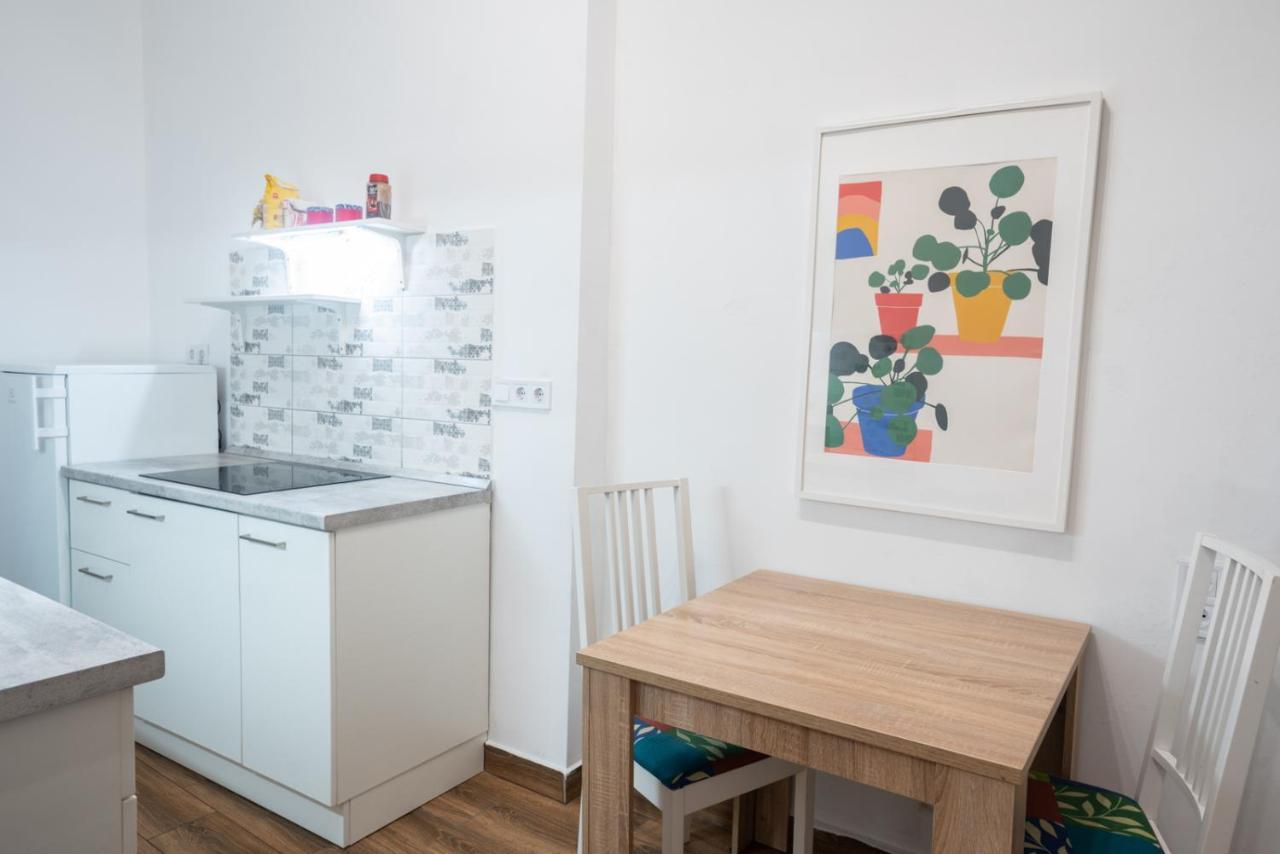 Cozy & Quiet Apartment Near Kiraly Street Free Parking, Ac, Perfect For 4 Guests! بودابست المظهر الخارجي الصورة