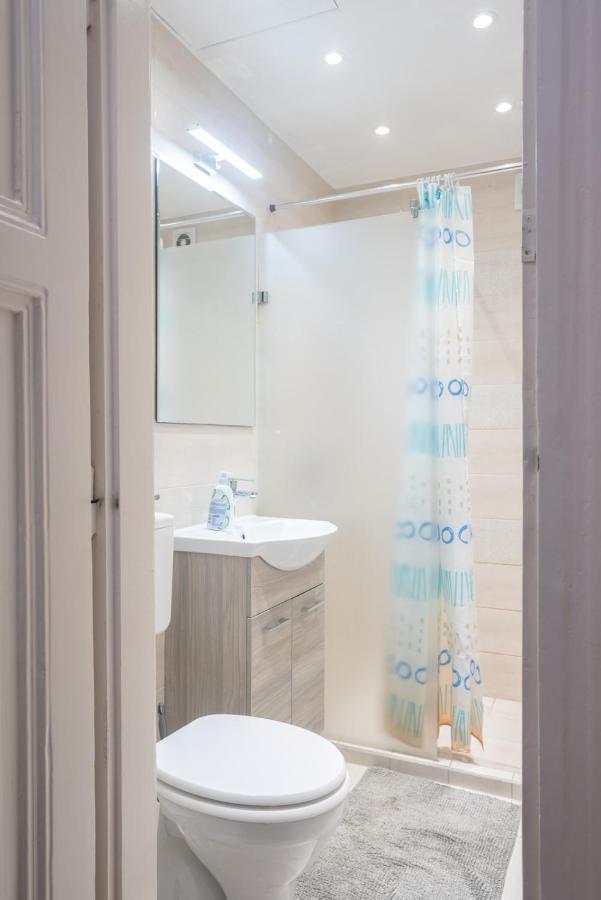 Cozy & Quiet Apartment Near Kiraly Street Free Parking, Ac, Perfect For 4 Guests! بودابست المظهر الخارجي الصورة