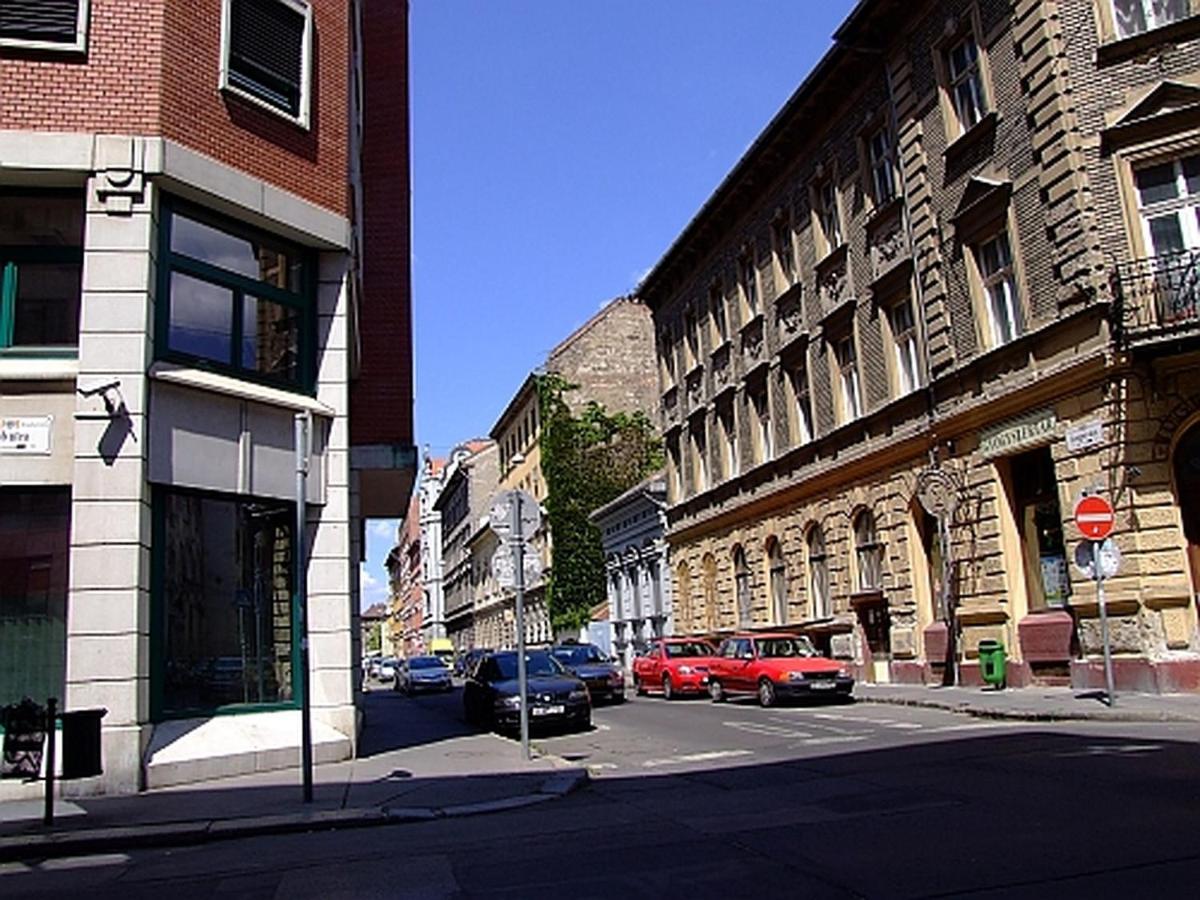 Cozy & Quiet Apartment Near Kiraly Street Free Parking, Ac, Perfect For 4 Guests! بودابست المظهر الخارجي الصورة